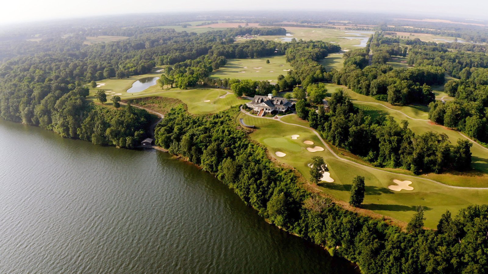 Nearby nationally-ranked Robert Trent Jones Golf Trail on Pickwick Lake.